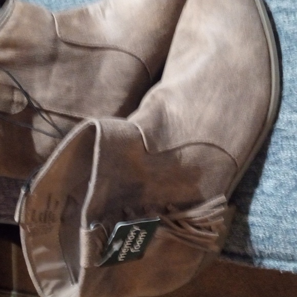 Ladies Az Jean Co Memory Foam Boots size 9 Never worn. - Picture 4 of 6